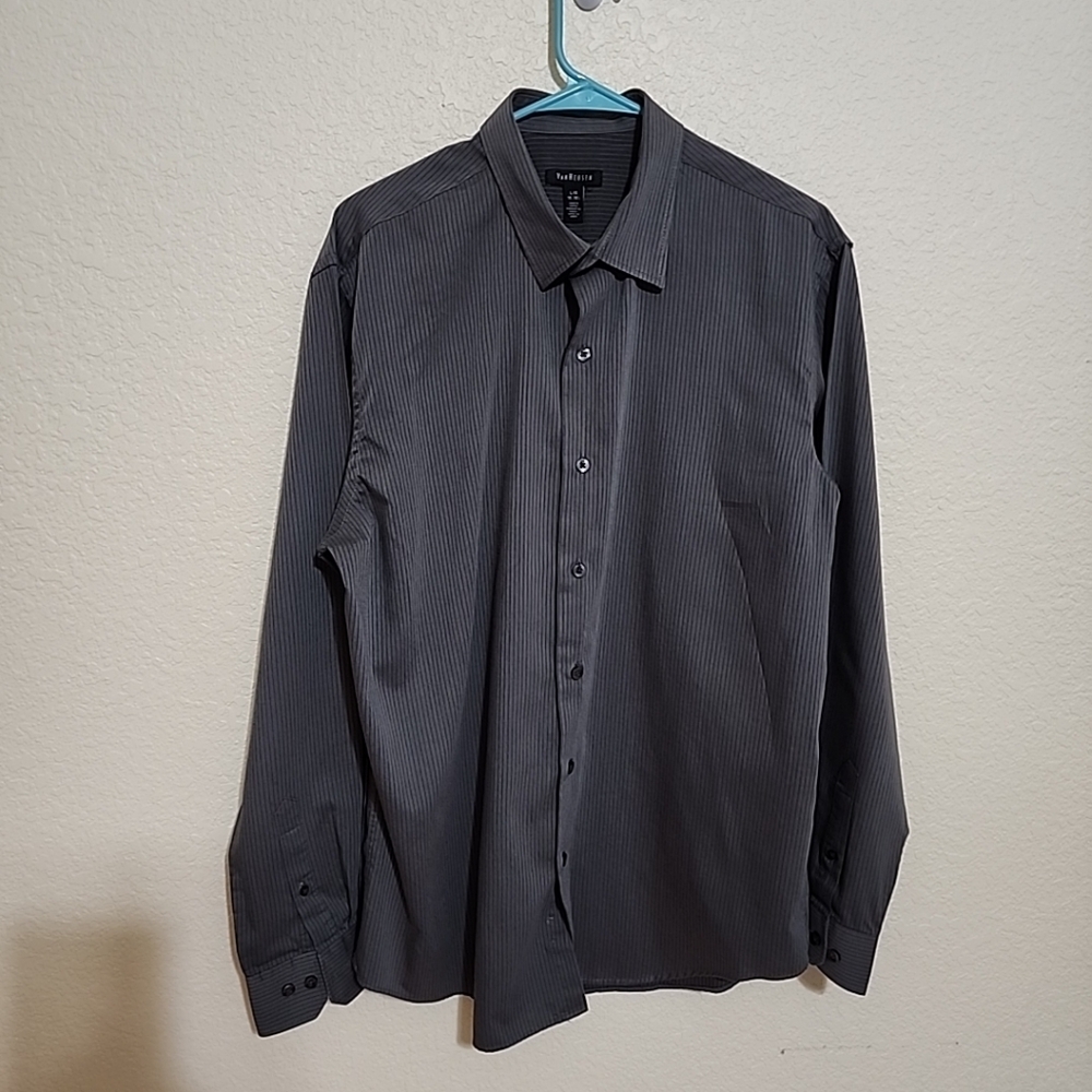 VAN HEUSEN Men's Dress Shirt Size 16 1/2 Button Down Long Sleeve Gray.